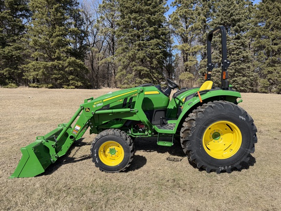 2025 John Deere 4044M - Photo6