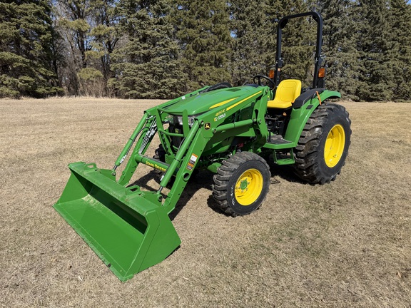2025 John Deere 4044M - Photo7