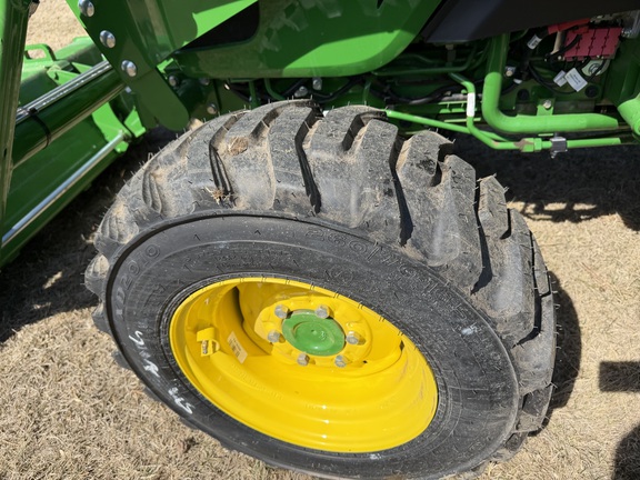 2025 John Deere 4044M - Photo10