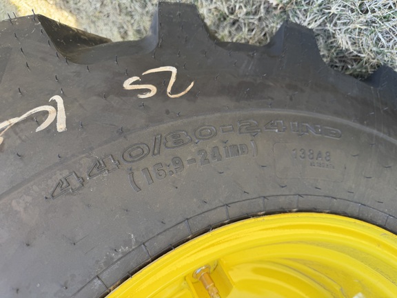 2025 John Deere 4044M - Photo12