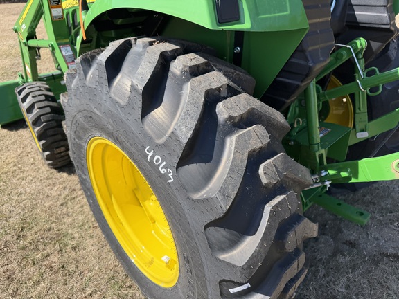 2025 John Deere 4044M - Photo14
