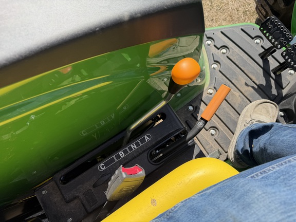 2025 John Deere 4044M - Photo26