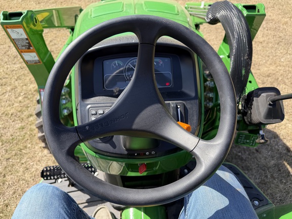 2025 John Deere 4044M - Photo29