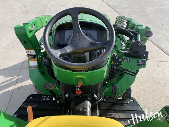 Photo of 2025 John Deere 3032E