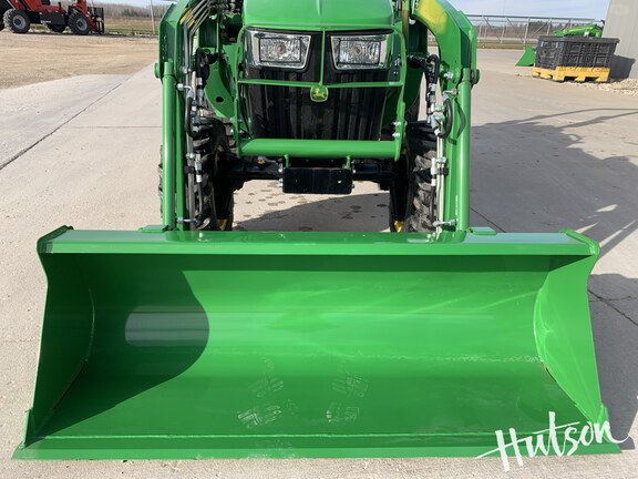 Photo of 2025 John Deere 3032E