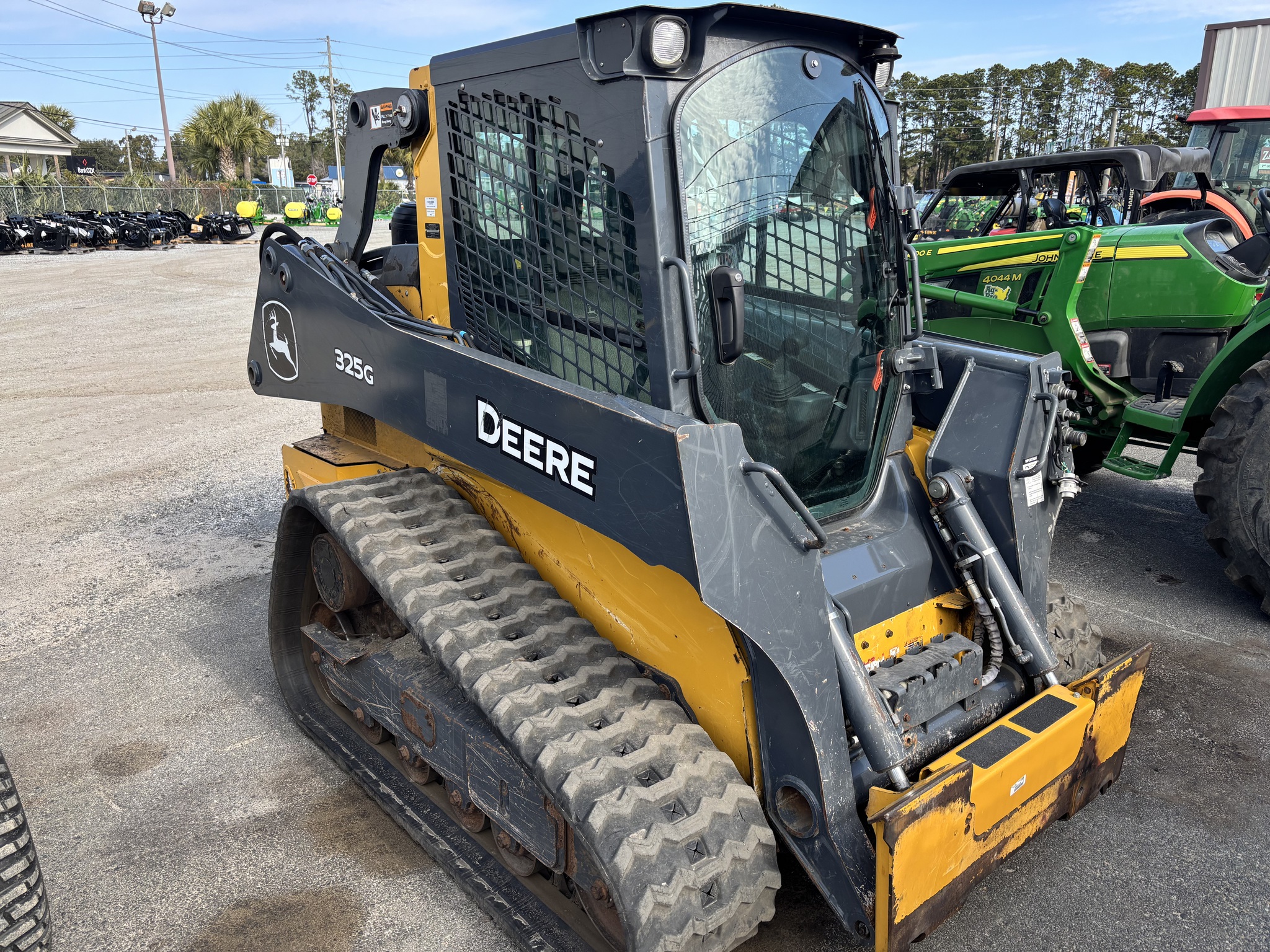 2021 John Deere 325G Image 1
