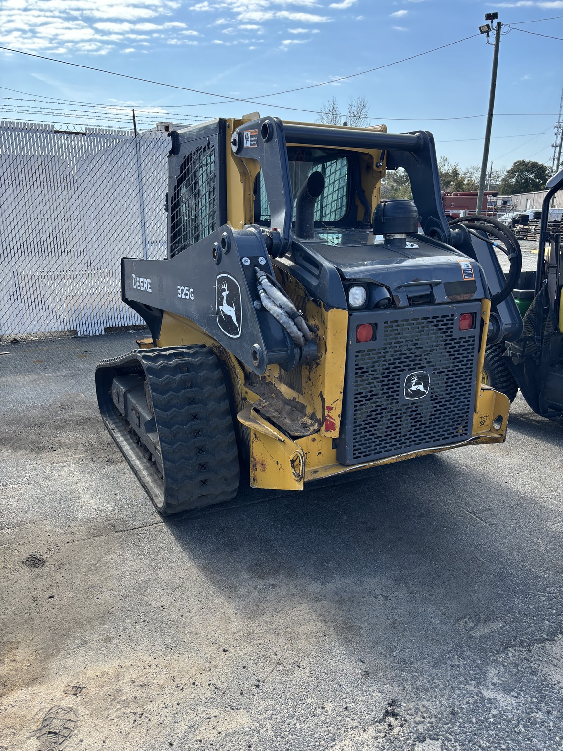 2021 John Deere 325G Image 3