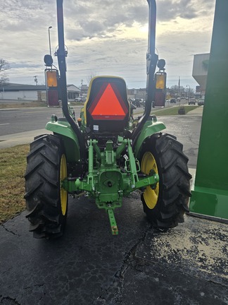 2024 John Deere 3033R