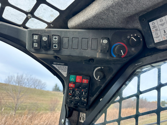 2023 John-Deere 325G