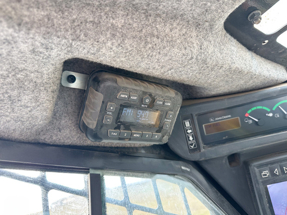 2023 John-Deere 325G