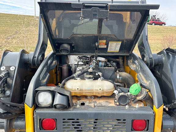 2023 John-Deere 325G