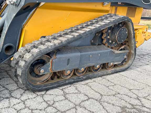 2023 John-Deere 325G