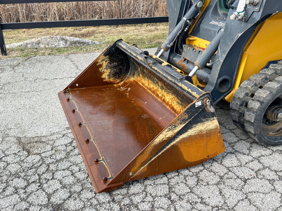 2023 John-Deere 325G