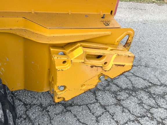 2023 John-Deere 325G