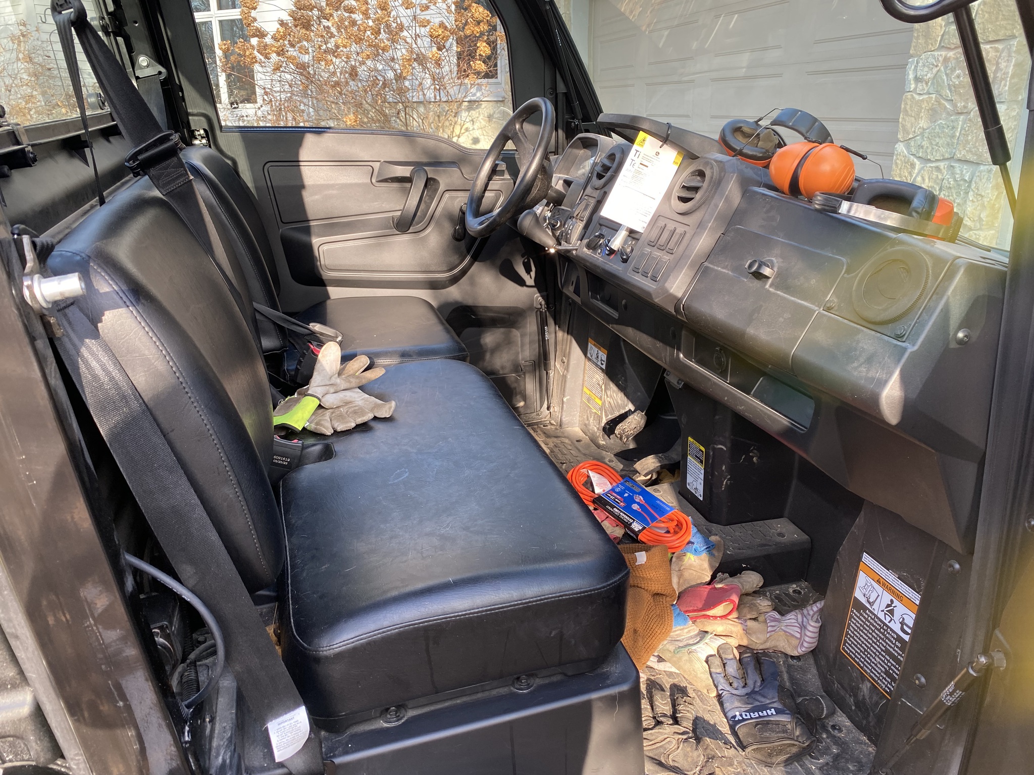 2023 John Deere XUV 835M Image 6