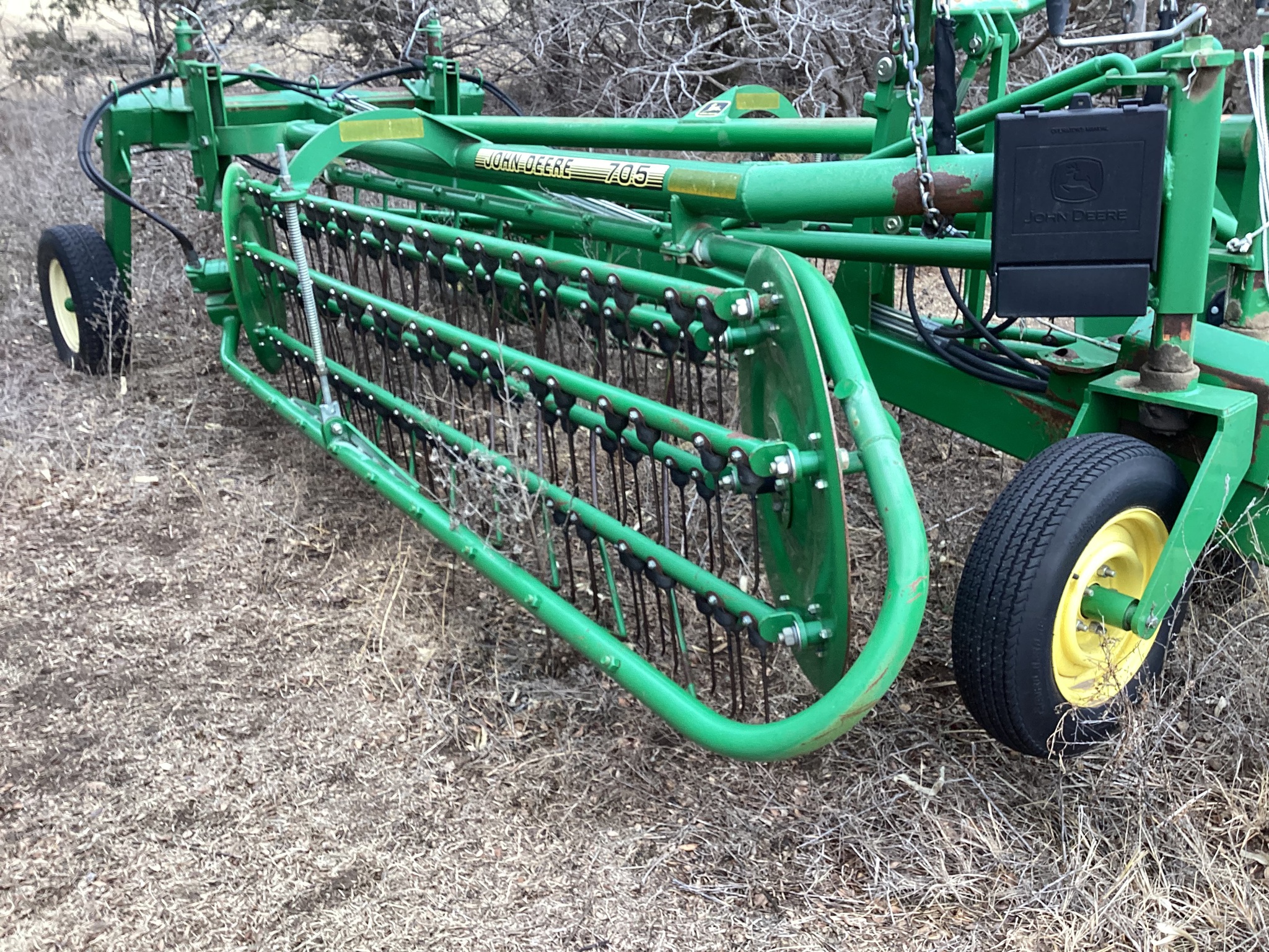 2003 John Deere 705 Image 3