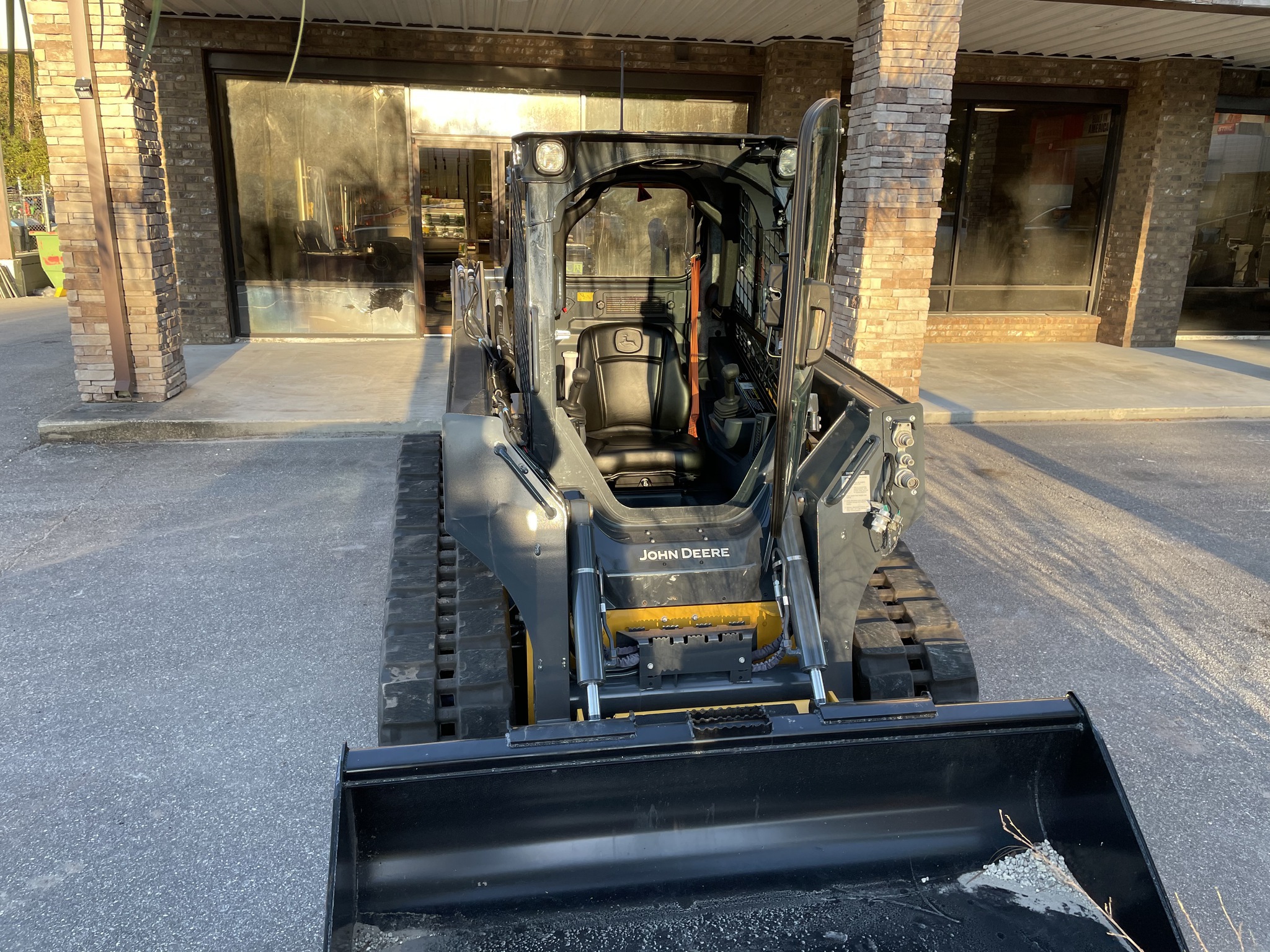 2025 John Deere 325G Image 1