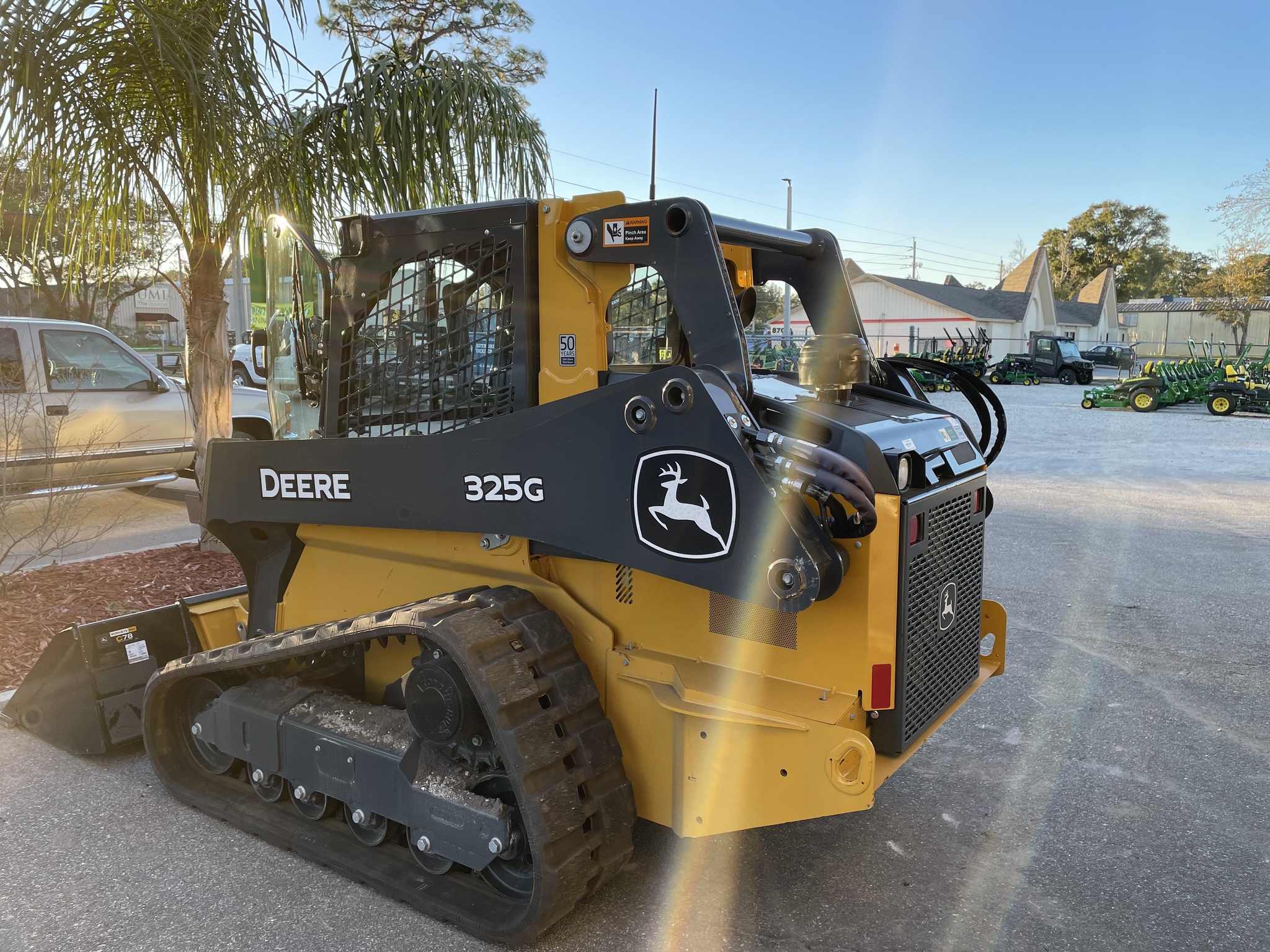 2025 John Deere 325G Image 5