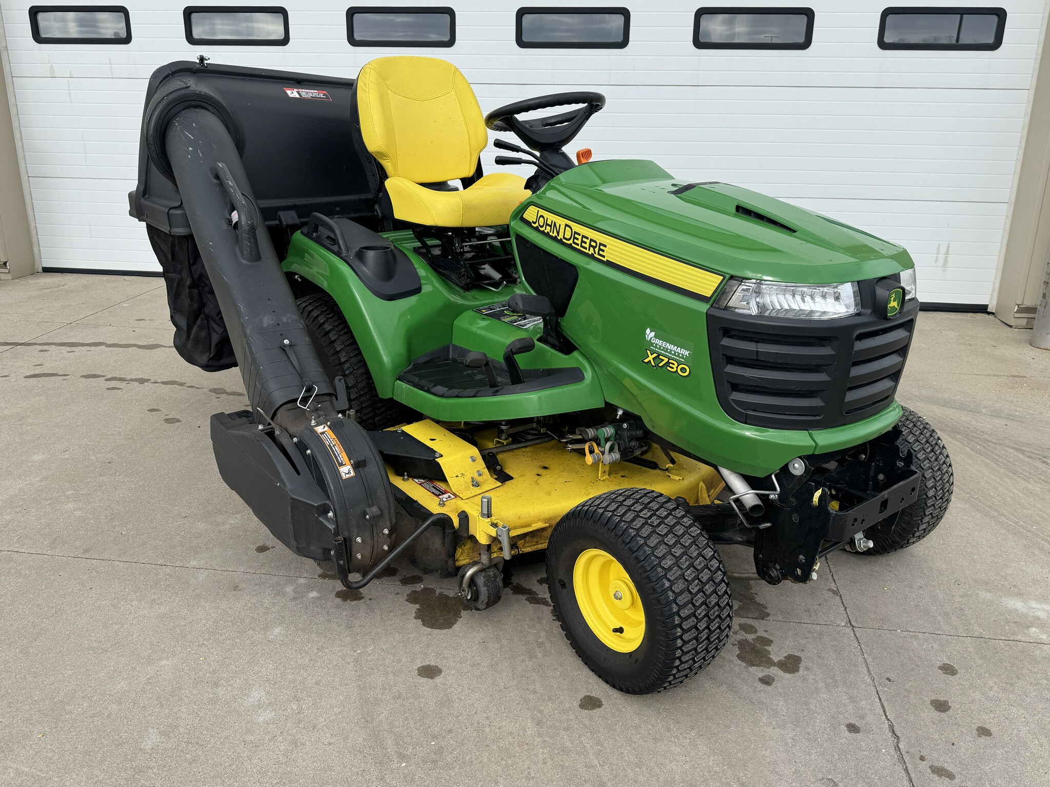 2017 John Deere X730 Image 1