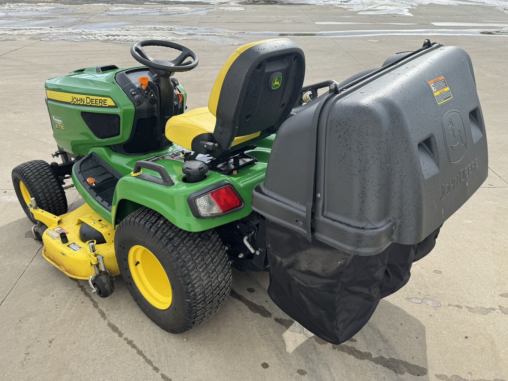 2017 John Deere X730 Image 6