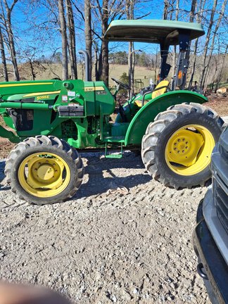2016 John Deere 5055E