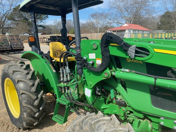 2016 John Deere 5055E