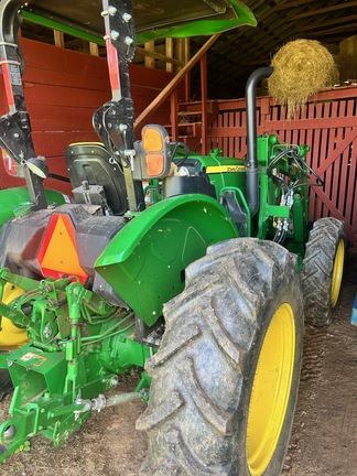 2016 John Deere 5055E