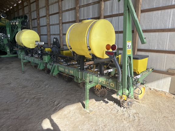 1993 John Deere 7300