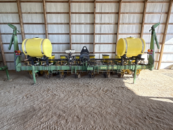 1993 John Deere 7300