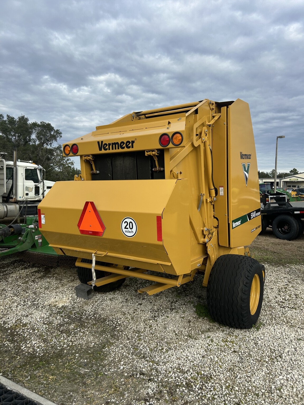 2024 Vermeer 504R Image 3