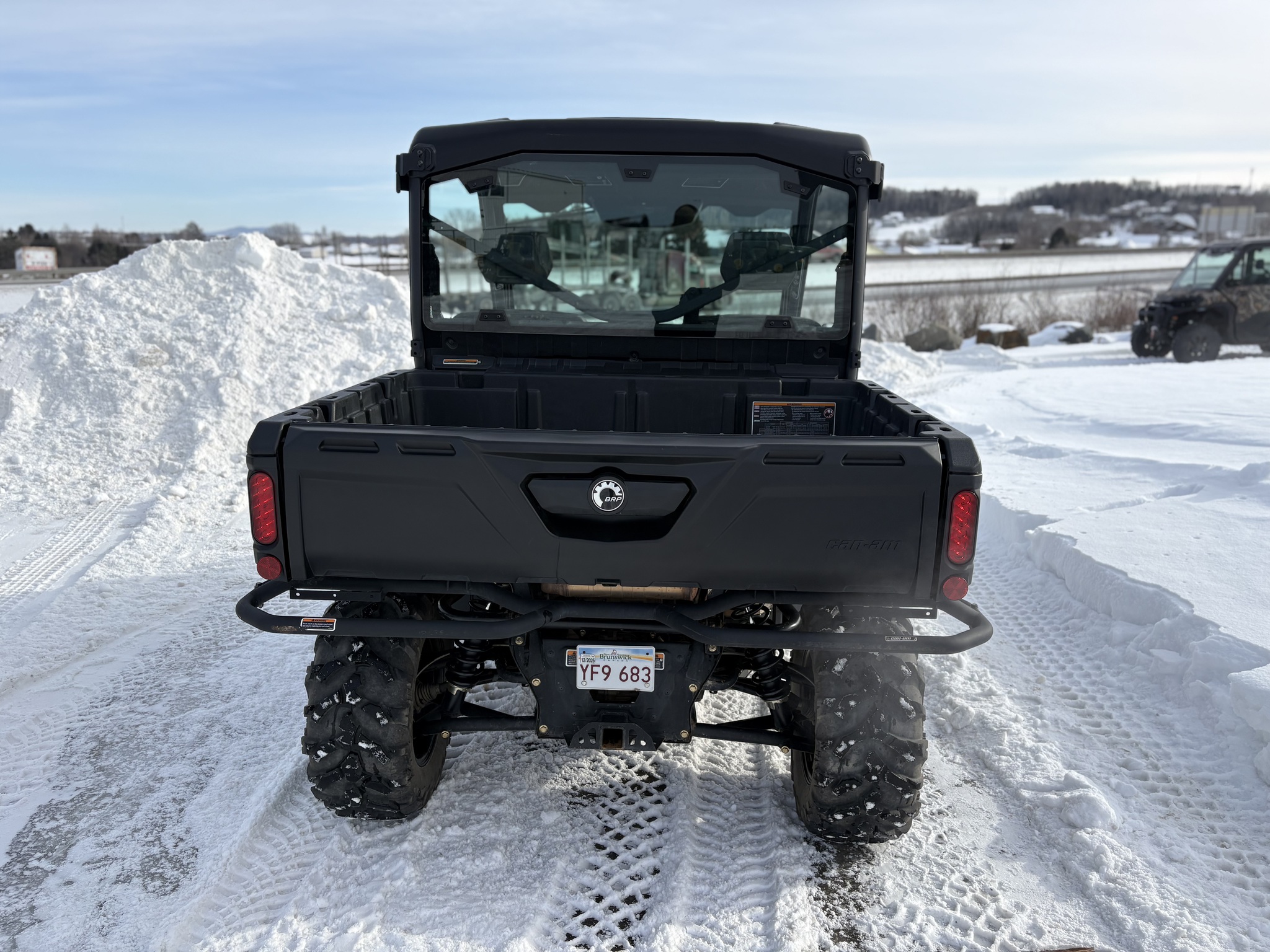 2023 Can-Am Defender HD10 XT Image 3