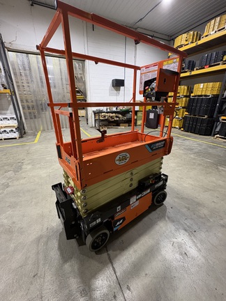 2026 JLG ES1930M
