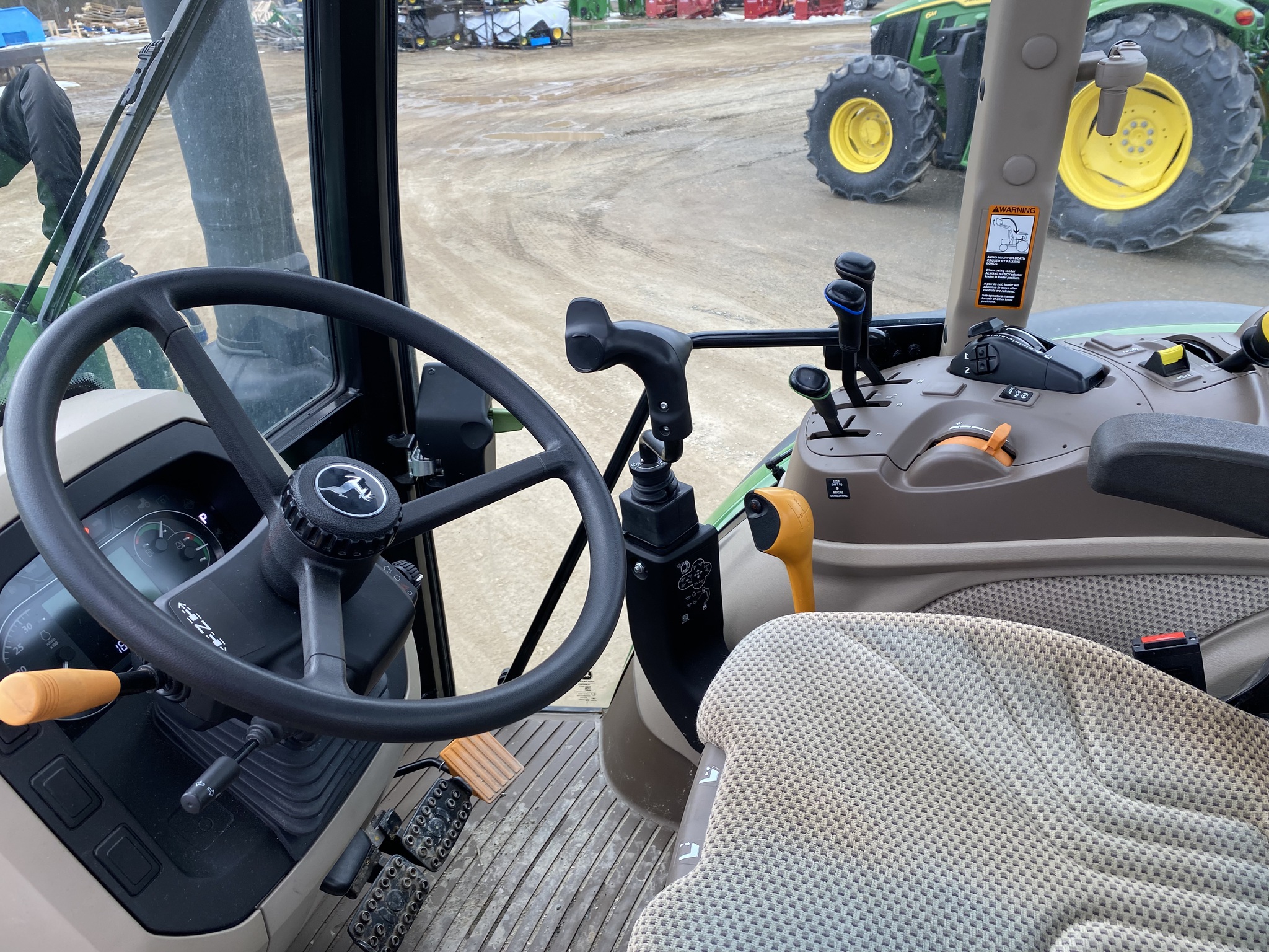 2022 John Deere 5090M Image 11