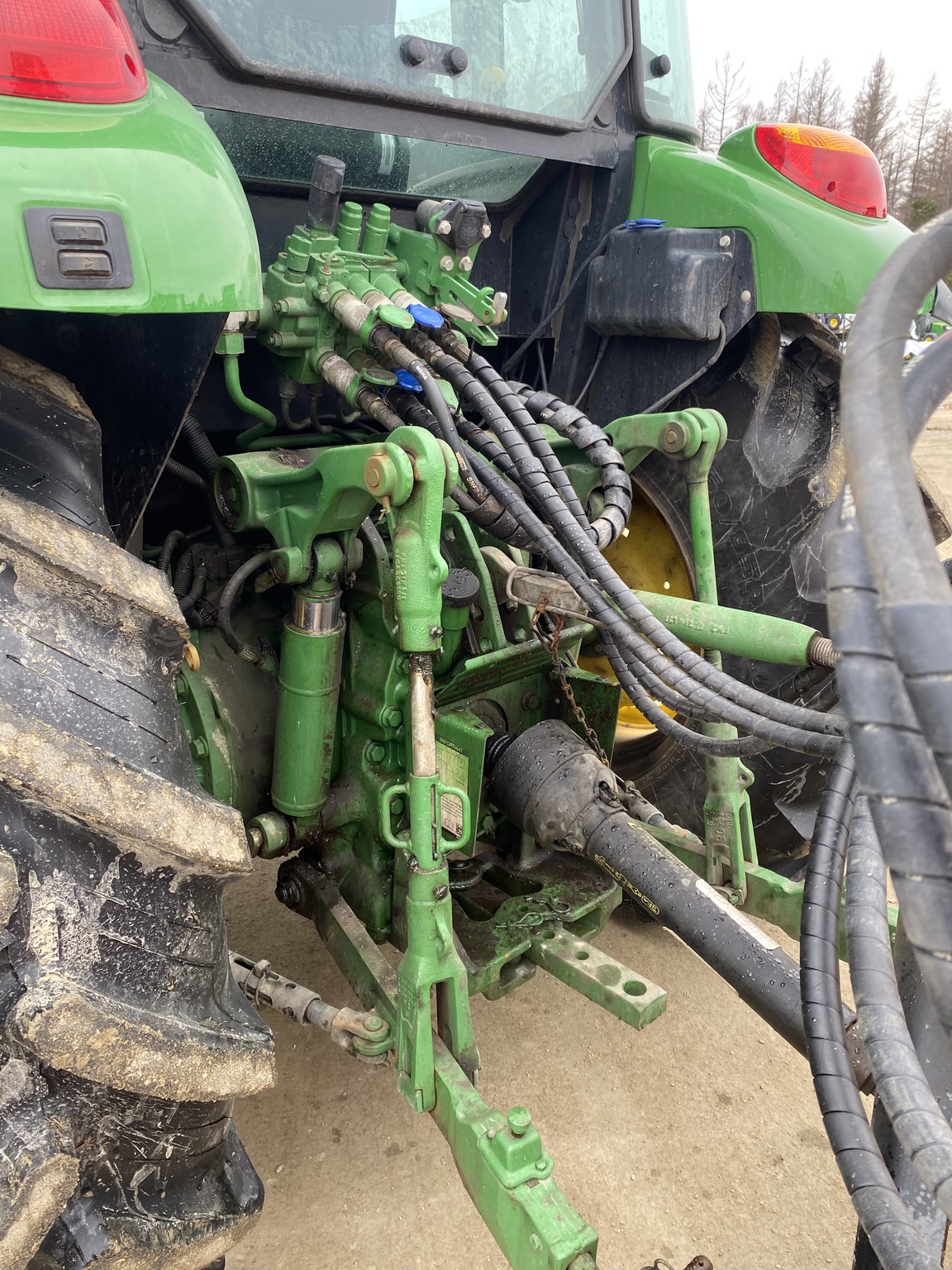 2022 John Deere 5090M Image 4