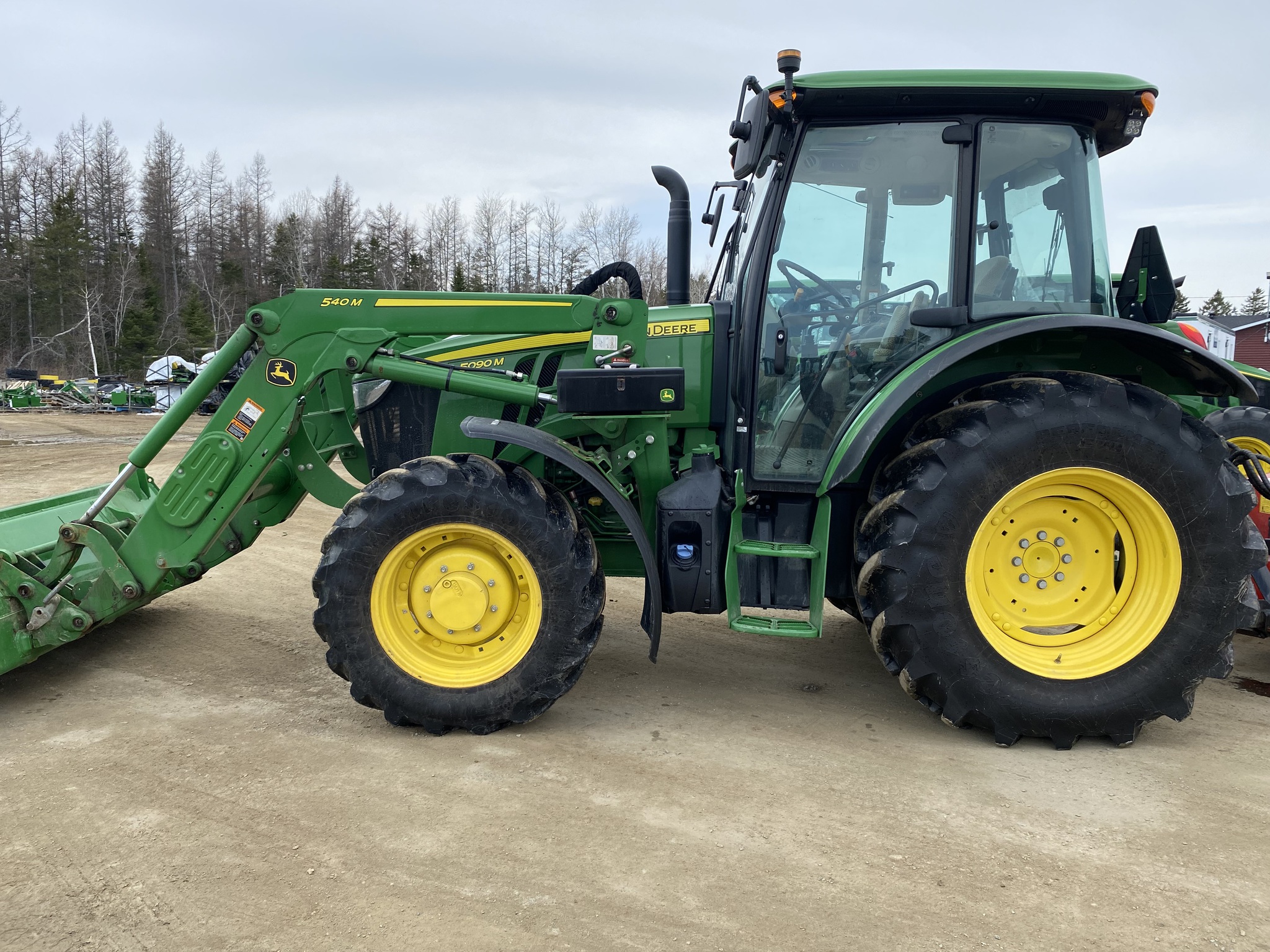 2022 John Deere 5090M Image 12