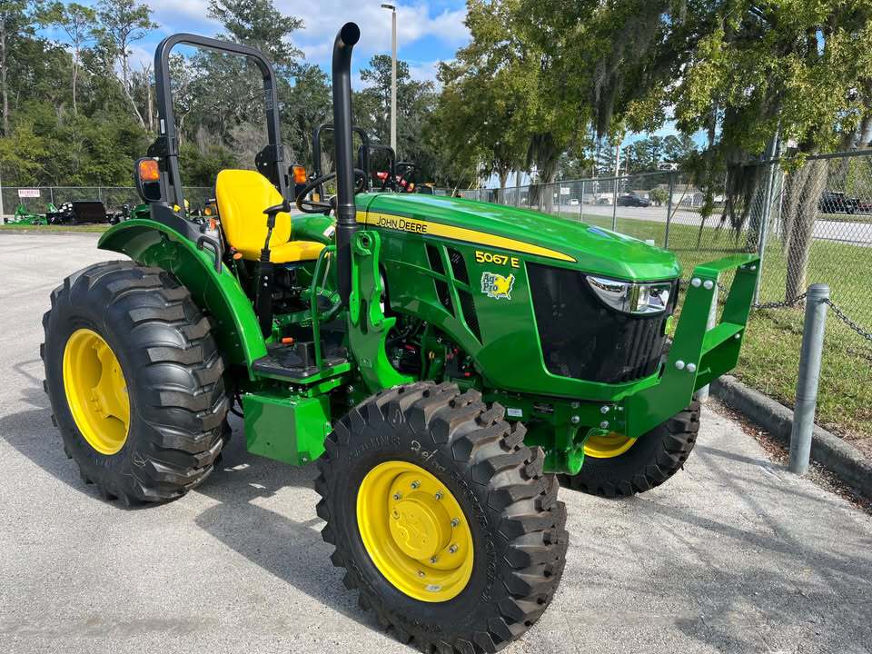 2026 John Deere 5067E Image 4