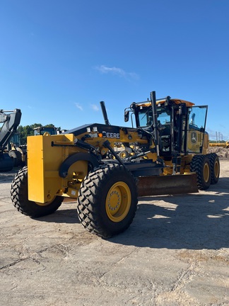 2024 John Deere 672G