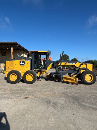 2024 John Deere 672G
