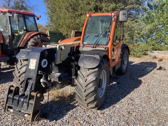 Photo of a 2023 JLG 925