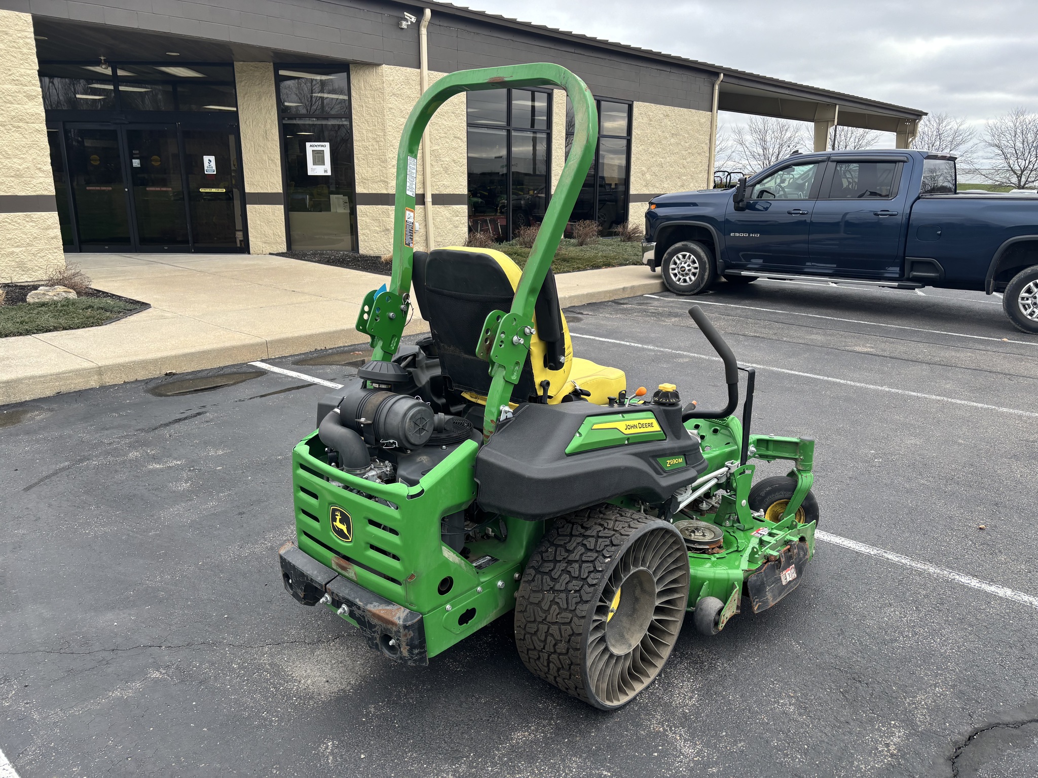 Used 2023 John Deere Z930M Zero Turn Mowers at Koenig Equipment in Tipp City, OH - PhotoXL6