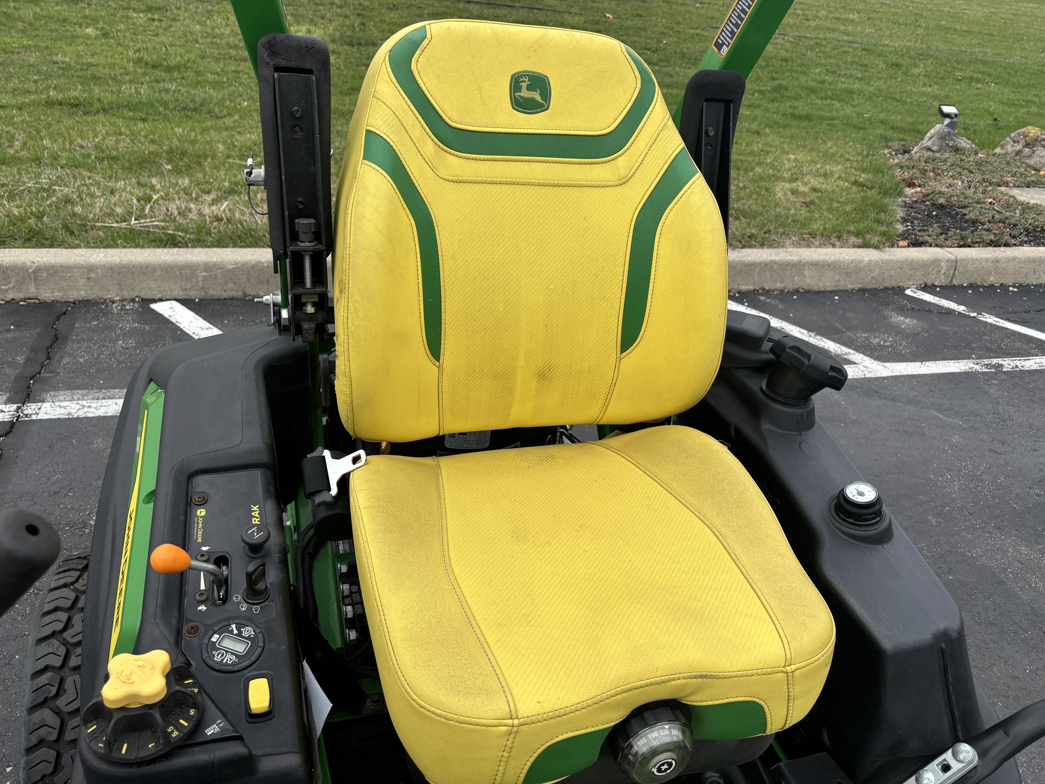 Used 2023 John Deere Z930M Zero Turn Mowers at Koenig Equipment in Tipp City, OH - PhotoXL8