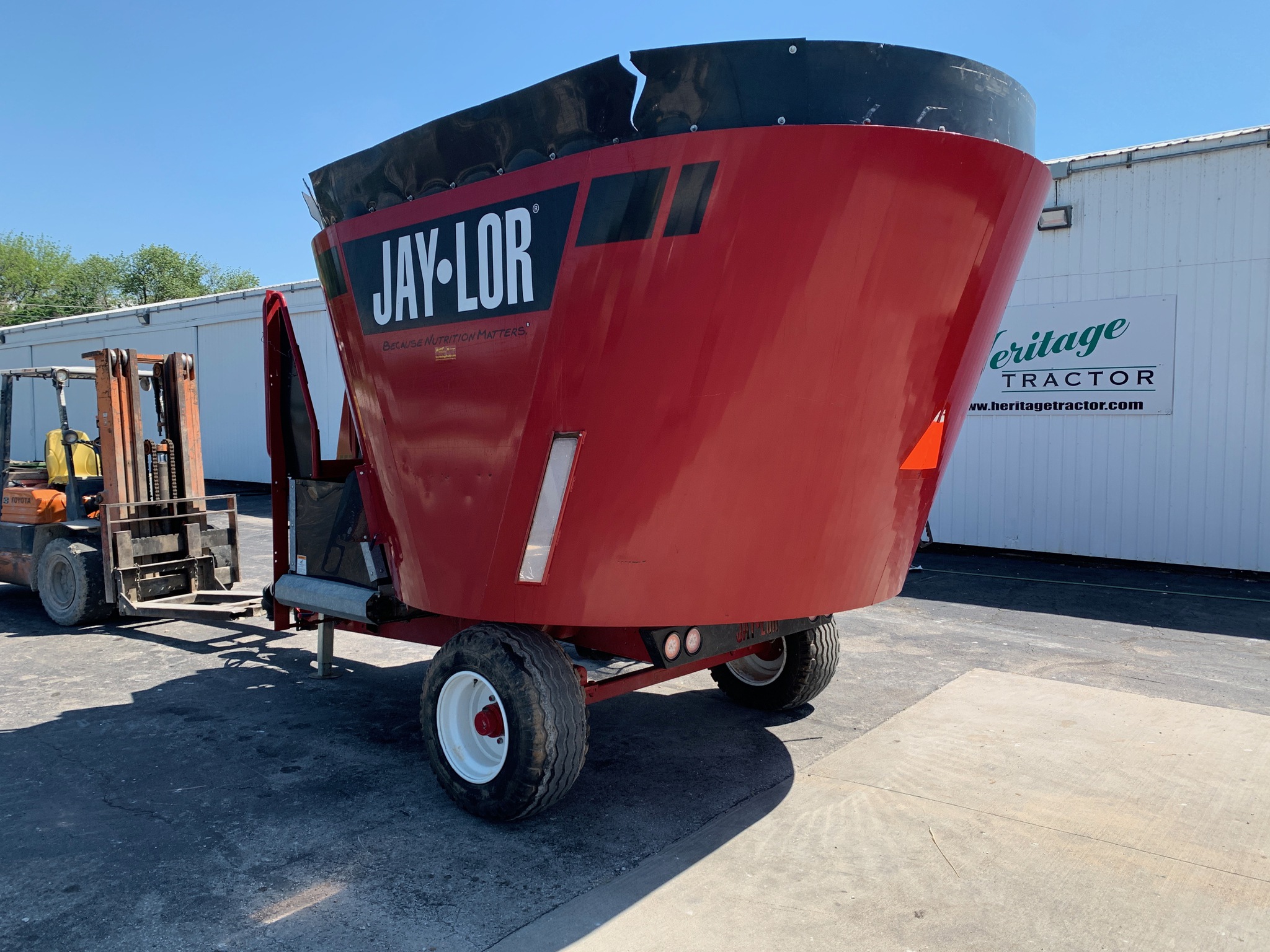  2018 Jaylor 5575 at Heritage Tractor in Lamar, MO