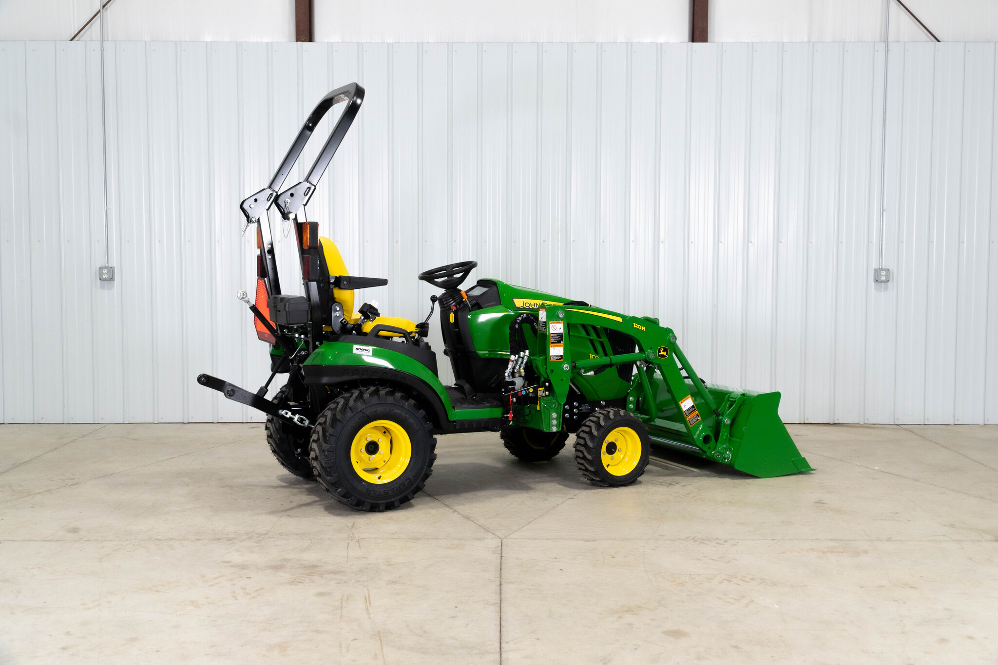 New In-Stock 2025 John Deere 1025R Compact Utility Tractors at Koenig Equipment in Tipp City, OH - PhotoXL3
