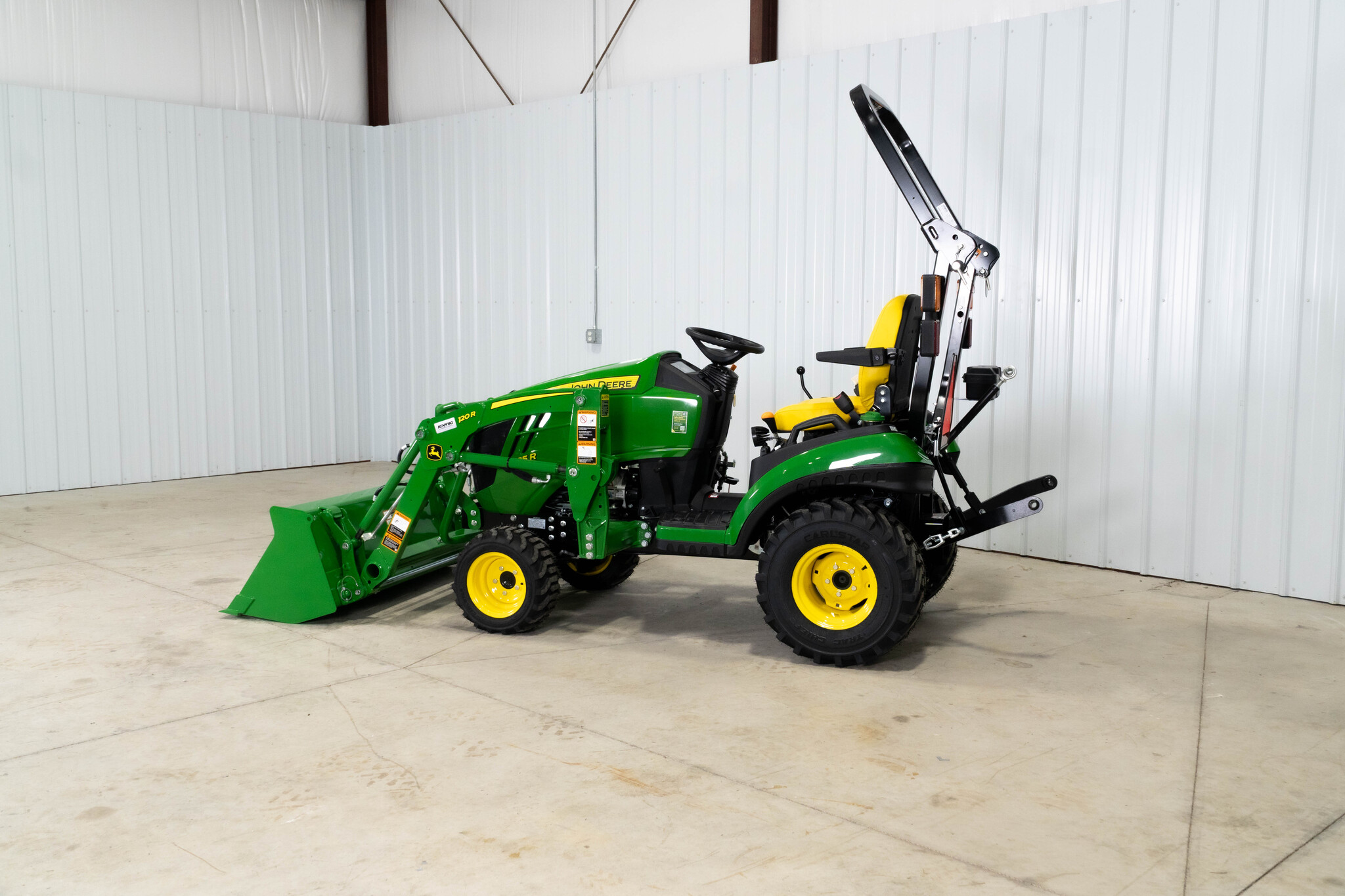 New In-Stock 2025 John Deere 1025R Compact Utility Tractors at Koenig Equipment in Tipp City, OH - PhotoXL4