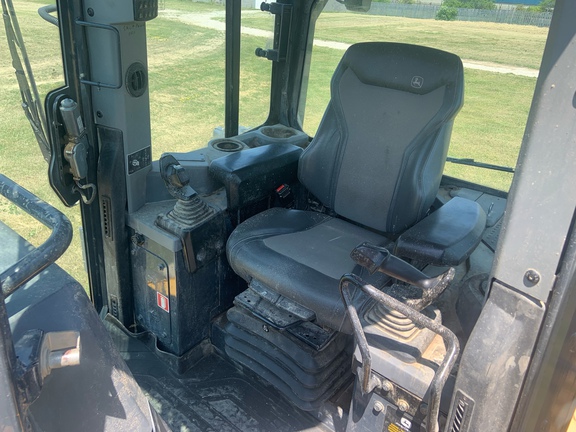 2020 John Deere 750L