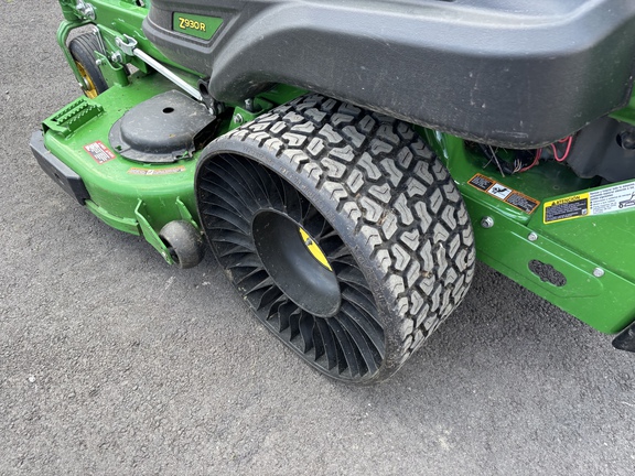 Used 2022 John Deere Z930R Zero Turn Mowers at Koenig Equipment in Urbana, OH - Photo10