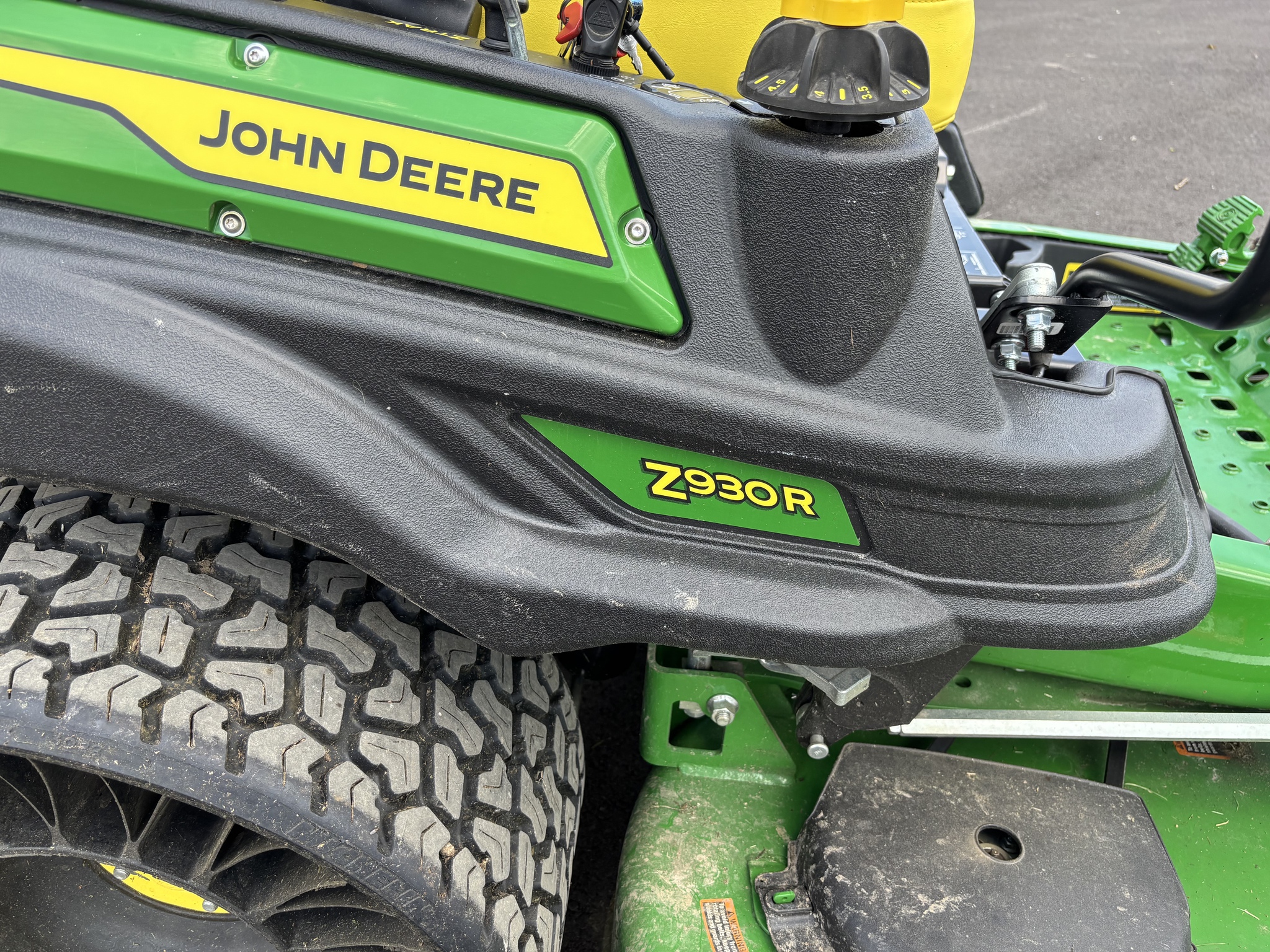 Used 2022 John Deere Z930R Zero Turn Mowers at Koenig Equipment in Urbana, OH - PhotoXL15