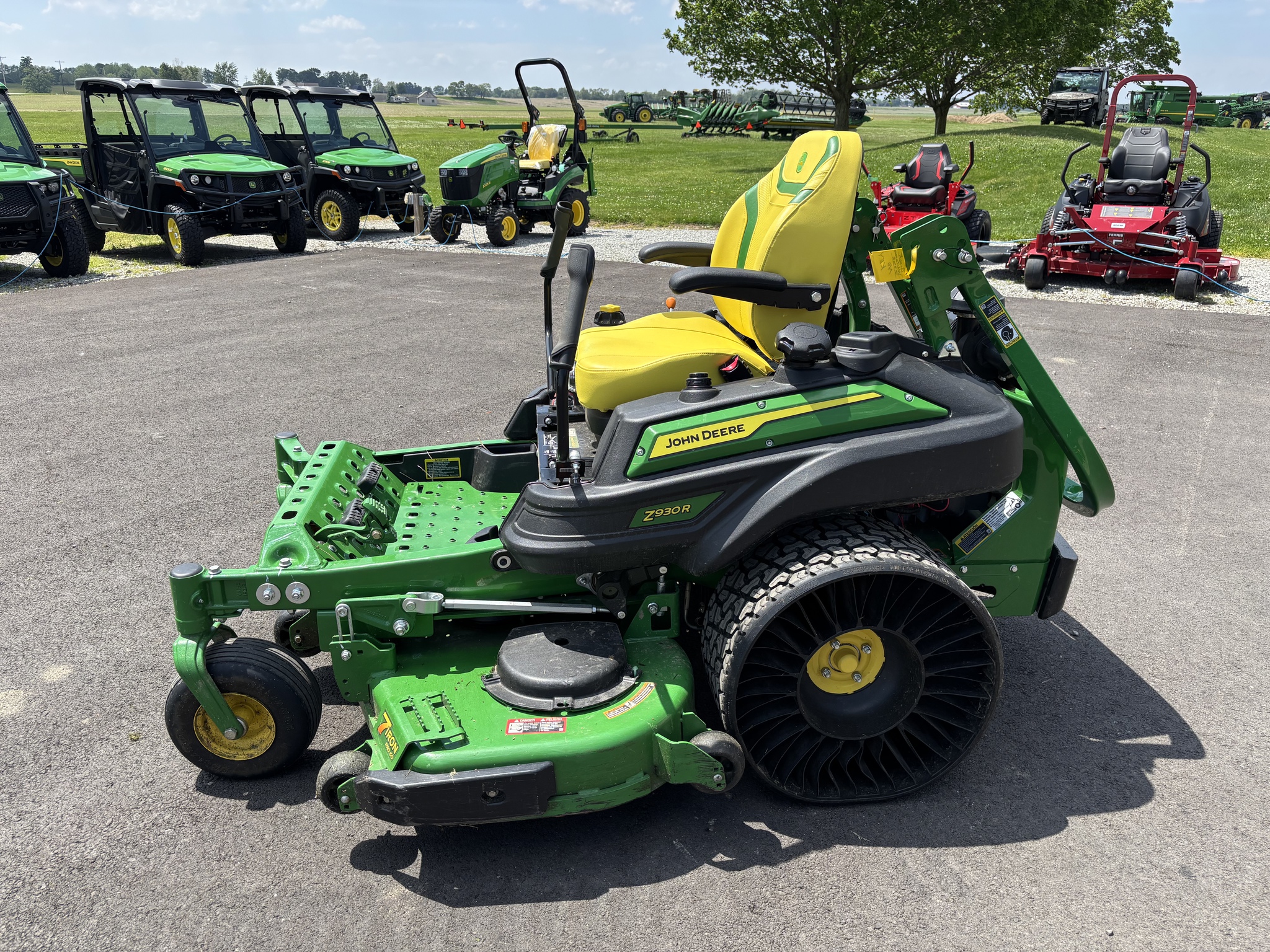 Used 2022 John Deere Z930R Zero Turn Mowers at Koenig Equipment in Urbana, OH - PhotoXL0
