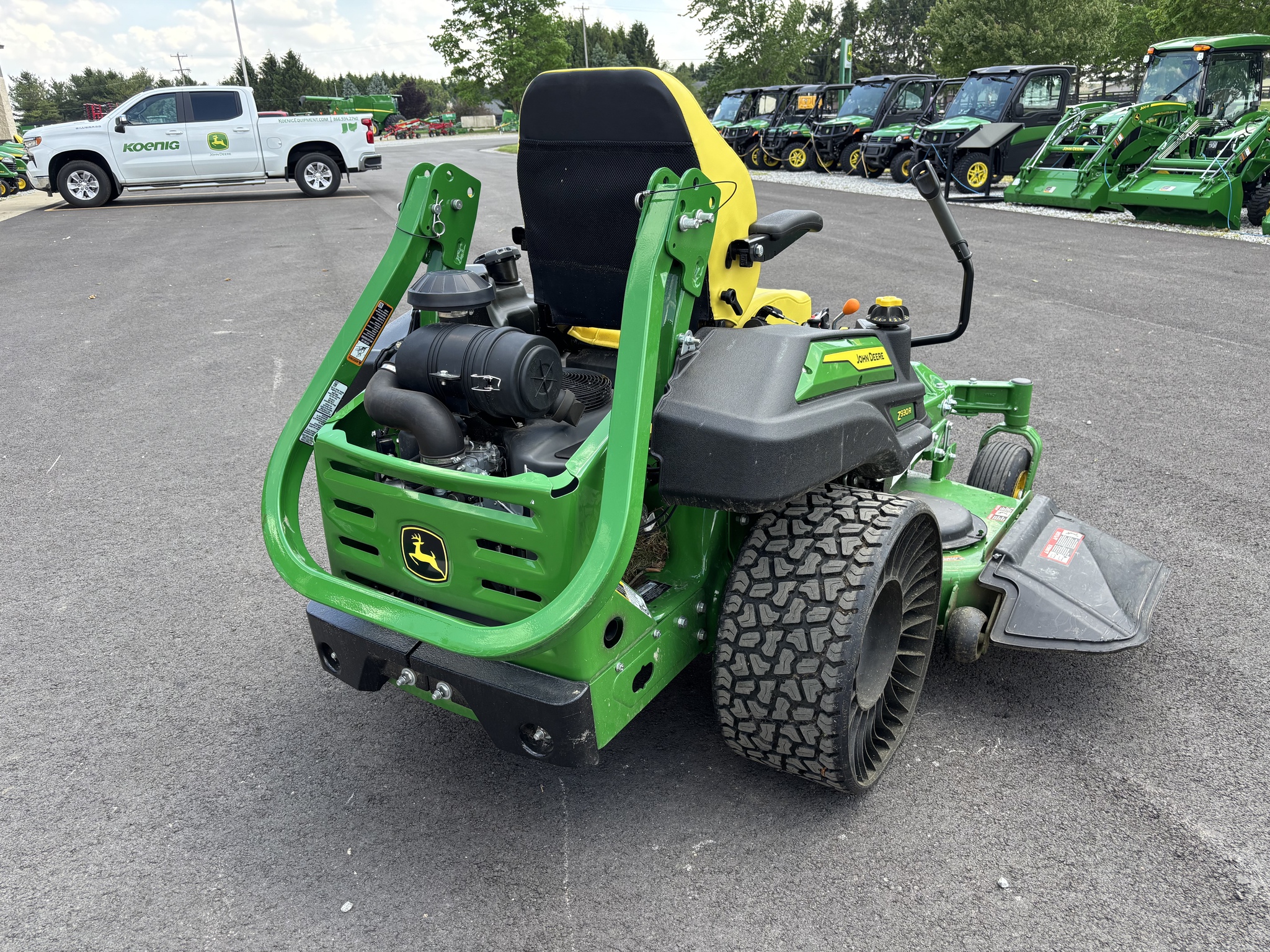 Used 2022 John Deere Z930R Zero Turn Mowers at Koenig Equipment in Urbana, OH - PhotoXL5