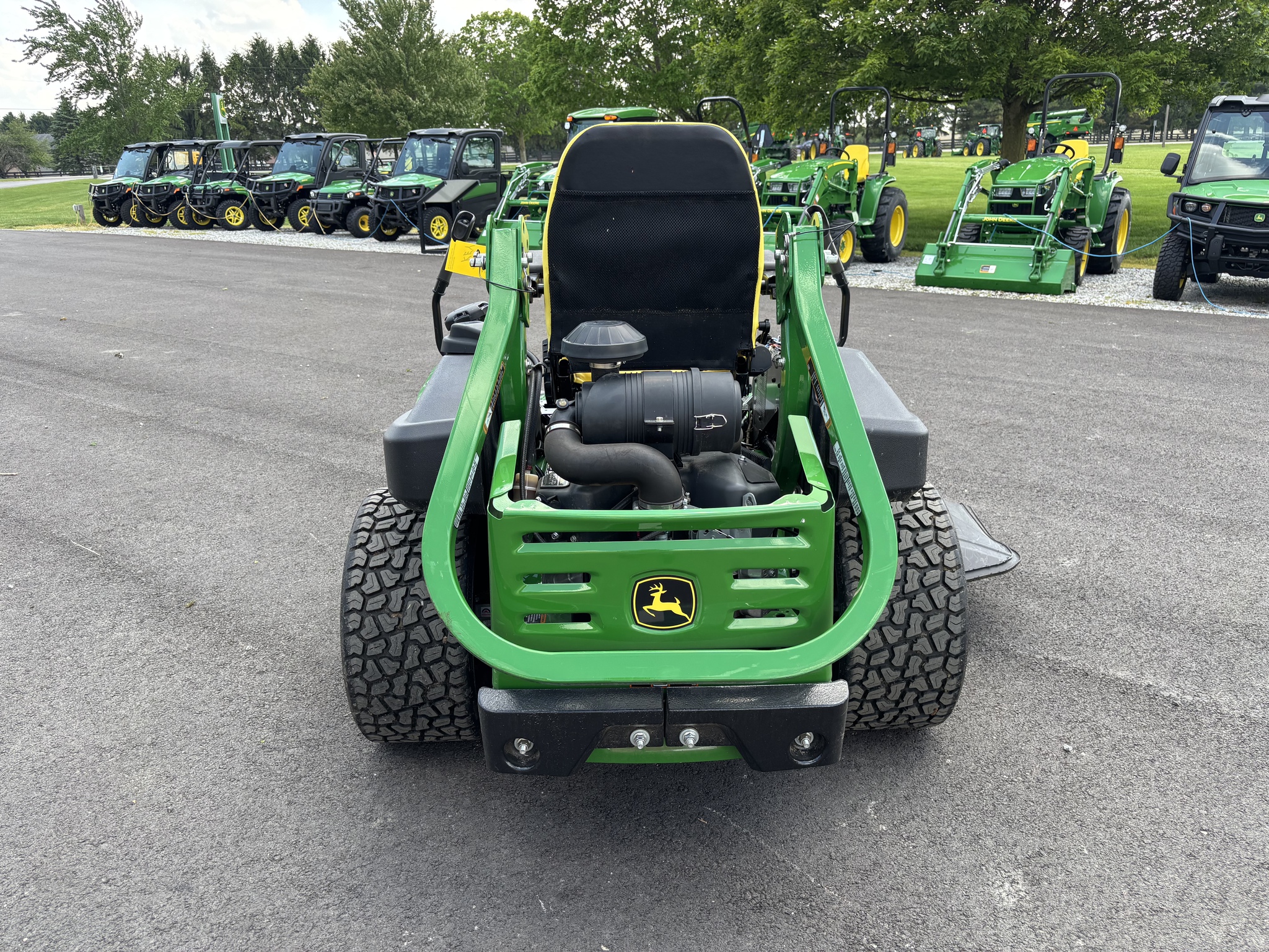 Used 2022 John Deere Z930R Zero Turn Mowers at Koenig Equipment in Urbana, OH - PhotoXL6